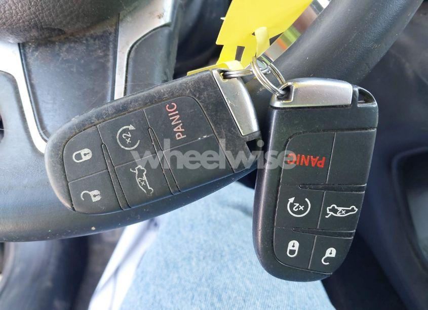 Photo 11 of 2015 Chrysler 200 LIMITED (VIN 1C3CCCAB2FN505270)