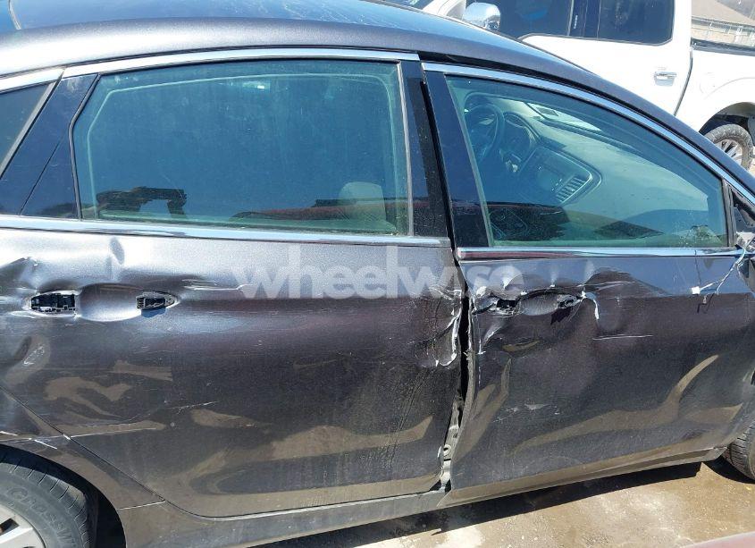 Photo 13 of 2015 Chrysler 200 LIMITED (VIN 1C3CCCAB2FN505270)