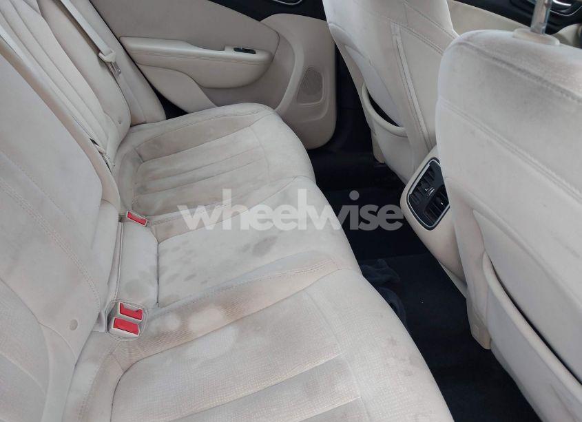 Photo 8 of 2015 Chrysler 200 LIMITED (VIN 1C3CCCAB2FN505530)