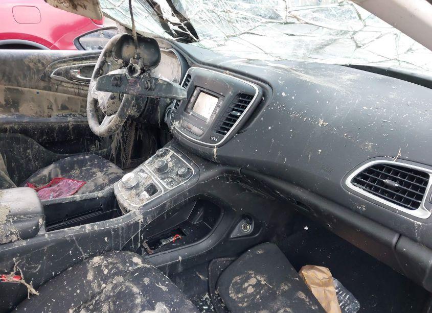 Photo 5 of 2015 Chrysler 200 LIMITED (VIN 1C3CCCAB2FN527348)