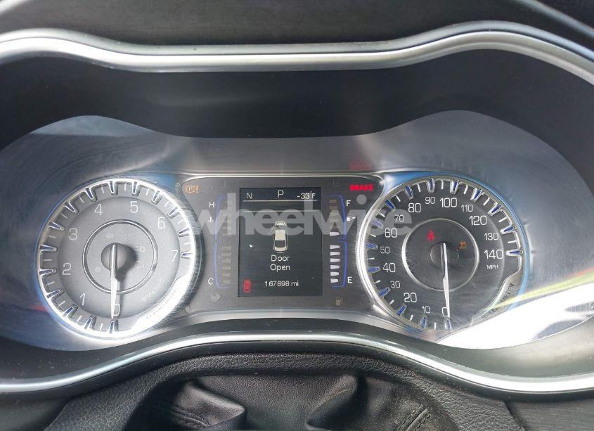 Photo 7 of 2015 Chrysler 200 LIMITED (VIN 1C3CCCAB2FN536017)