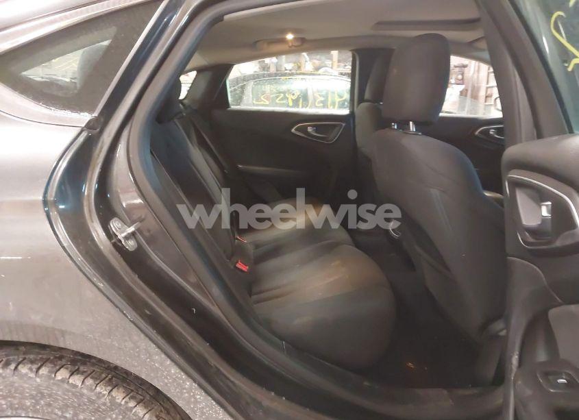 Photo 8 of 2015 Chrysler 200 LIMITED (VIN 1C3CCCAB2FN536714)