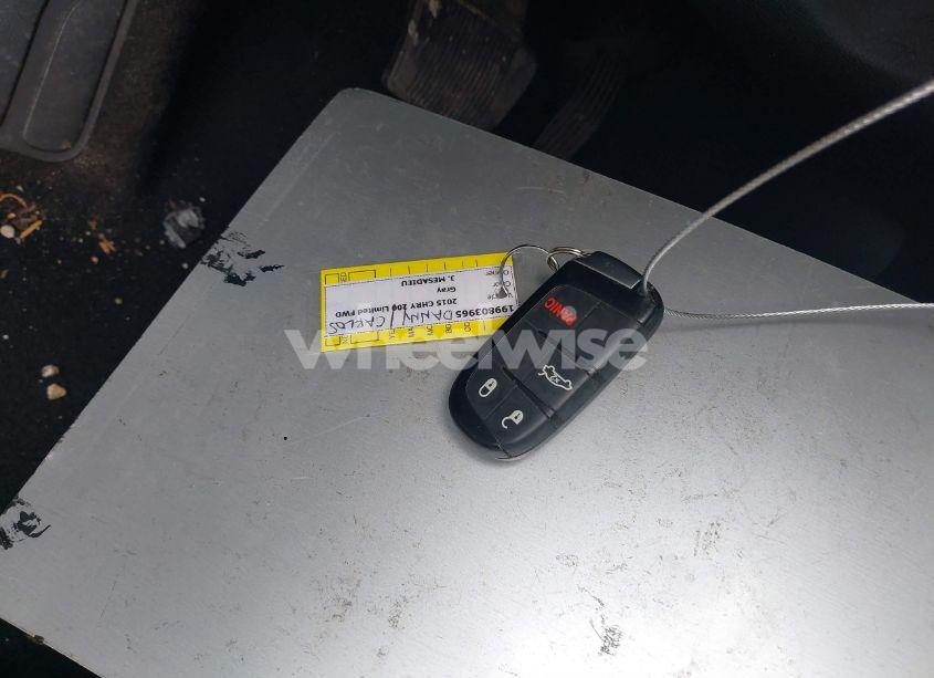 Photo 11 of 2015 Chrysler 200 LIMITED (VIN 1C3CCCAB2FN567798)