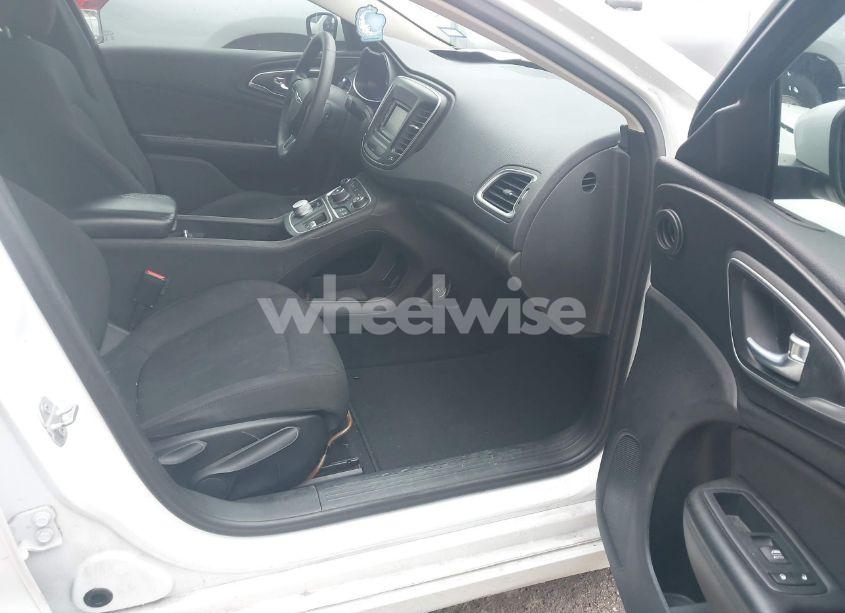 Photo 5 of 2015 Chrysler 200 LIMITED (VIN 1C3CCCAB2FN574282)