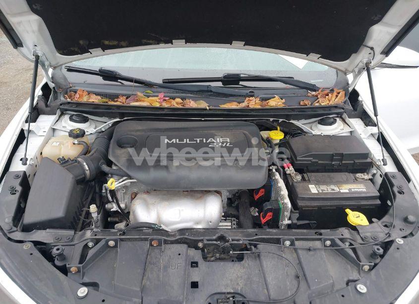 Photo 10 of 2015 Chrysler 200 LIMITED (VIN 1C3CCCAB2FN593933)