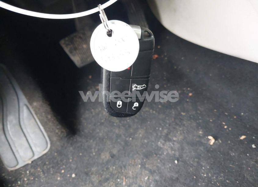 Photo 11 of 2015 Chrysler 200 LIMITED (VIN 1C3CCCAB2FN593933)