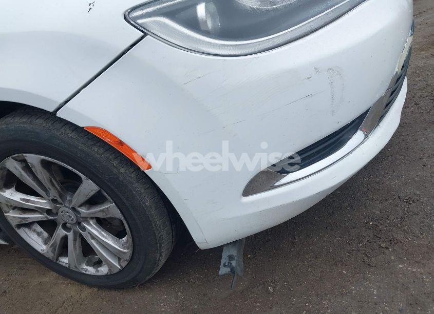 Photo 12 of 2015 Chrysler 200 LIMITED (VIN 1C3CCCAB2FN593933)