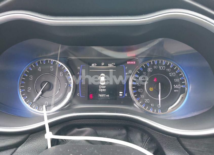 Photo 7 of 2015 Chrysler 200 LIMITED (VIN 1C3CCCAB2FN593933)