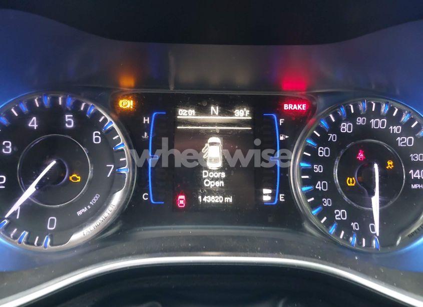 Photo 7 of 2015 Chrysler 200 LIMITED (VIN 1C3CCCAB2FN607717)