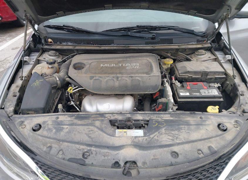 Photo 10 of 2015 Chrysler 200 LIMITED (VIN 1C3CCCAB2FN618703)