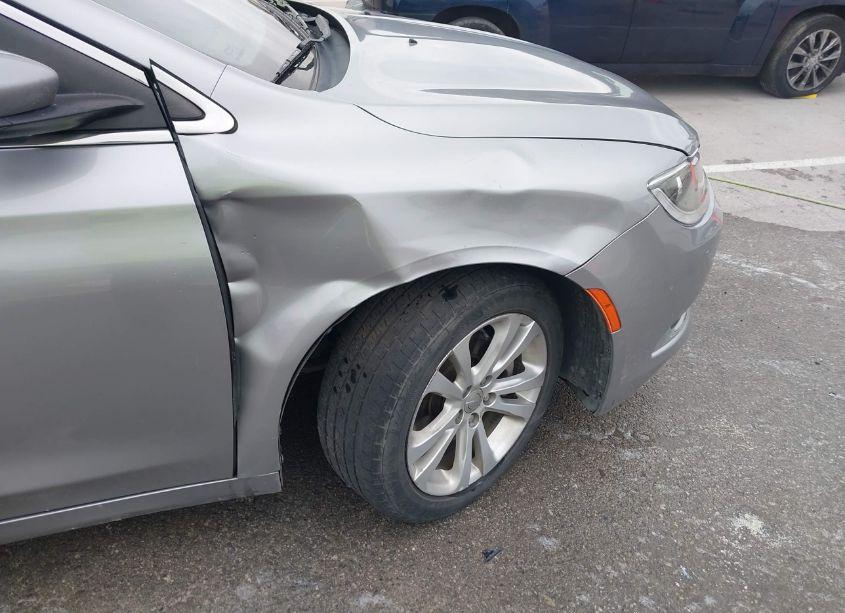 Photo 19 of 2015 Chrysler 200 LIMITED (VIN 1C3CCCAB2FN618703)