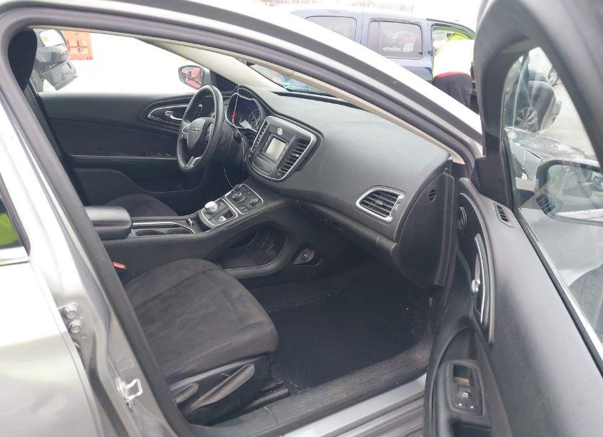 Photo 5 of 2015 Chrysler 200 LIMITED (VIN 1C3CCCAB2FN618703)