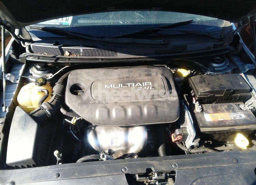 Photo 10 of 2015 Chrysler 200 LIMITED (VIN 1C3CCCAB2FN622802)