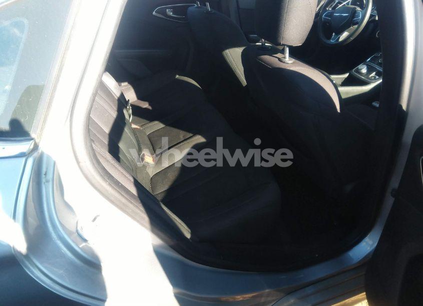 Photo 8 of 2015 Chrysler 200 LIMITED (VIN 1C3CCCAB2FN622802)