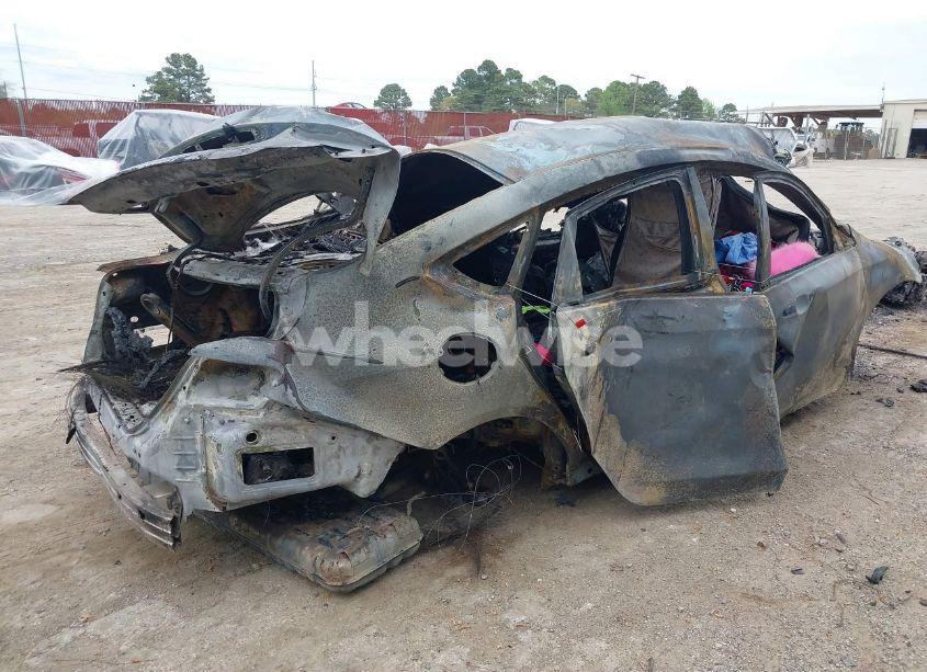 Photo 4 of 2015 Chrysler 200 LIMITED (VIN 1C3CCCAB2FN633024)