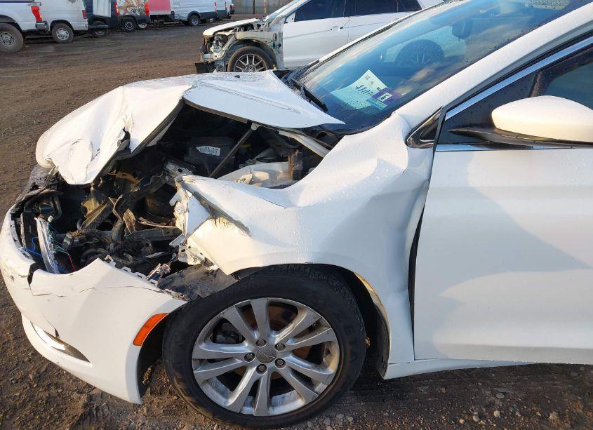 Photo 17 of 2015 Chrysler 200 LIMITED (VIN 1C3CCCAB2FN643407)