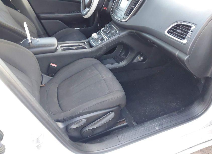 Photo 5 of 2015 Chrysler 200 LIMITED (VIN 1C3CCCAB2FN643407)