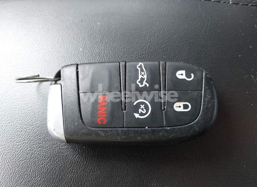 Photo 11 of 2015 Chrysler 200 LIMITED (VIN 1C3CCCAB2FN649675)