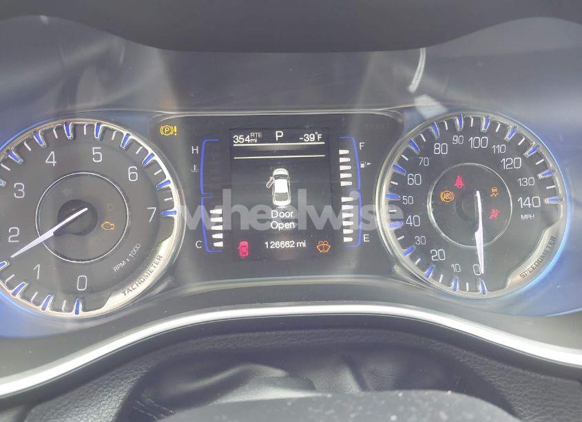 Photo 7 of 2015 Chrysler 200 LIMITED (VIN 1C3CCCAB2FN649675)