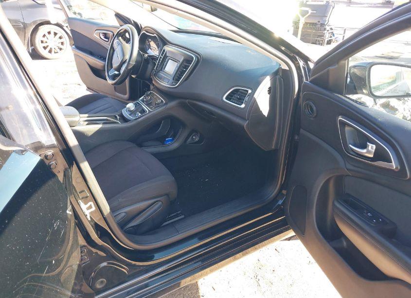 Photo 5 of 2015 Chrysler 200 LIMITED (VIN 1C3CCCAB2FN657551)