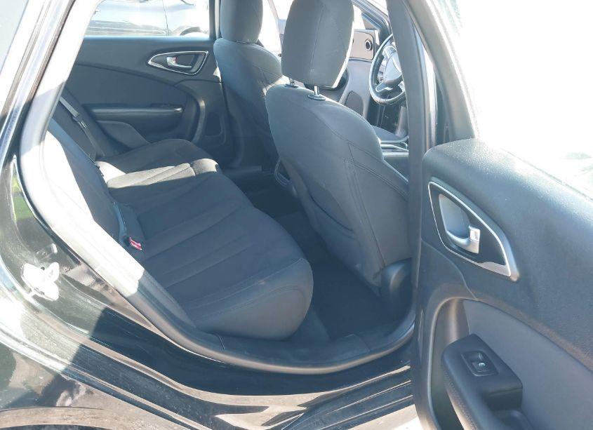 Photo 8 of 2015 Chrysler 200 LIMITED (VIN 1C3CCCAB2FN657551)