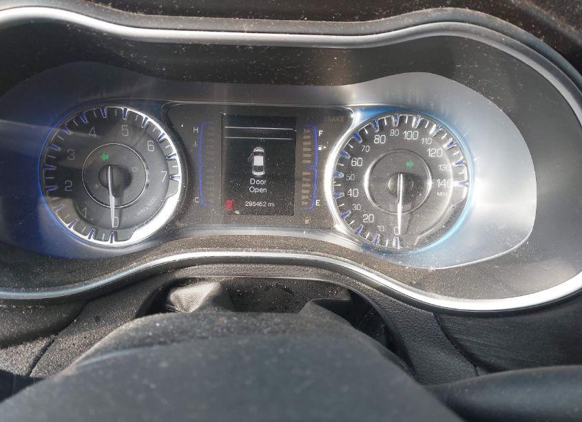 Photo 7 of 2015 Chrysler 200 LIMITED (VIN 1C3CCCAB2FN660997)