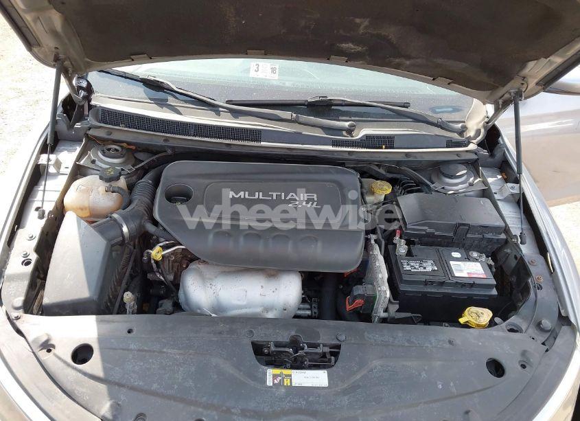 Photo 10 of 2015 Chrysler 200 LIMITED (VIN 1C3CCCAB2FN674320)