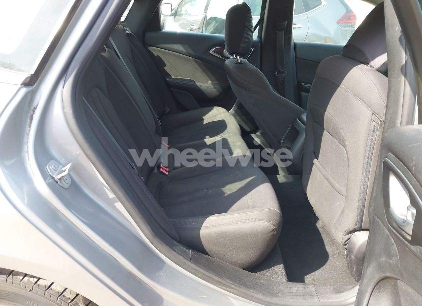 Photo 8 of 2015 Chrysler 200 LIMITED (VIN 1C3CCCAB2FN674320)