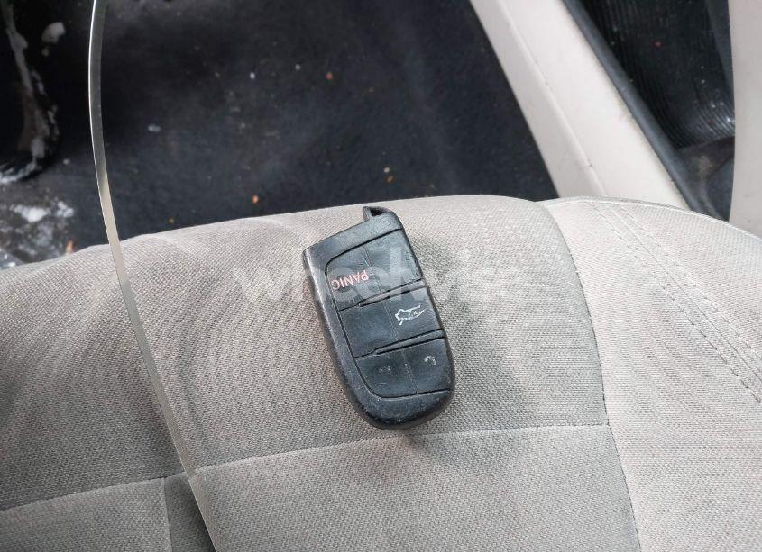 Photo 11 of 2015 Chrysler 200 LIMITED (VIN 1C3CCCAB2FN674656)