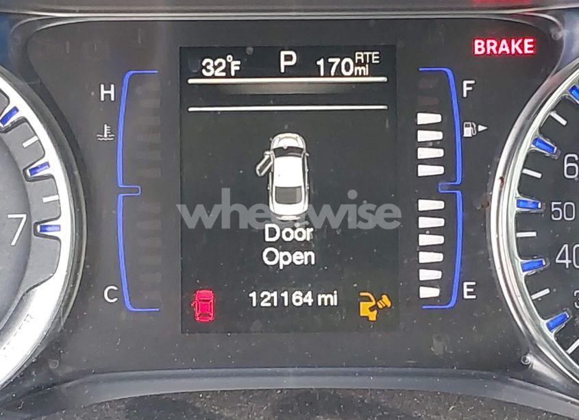 Photo 16 of 2015 Chrysler 200 LIMITED (VIN 1C3CCCAB2FN674656)