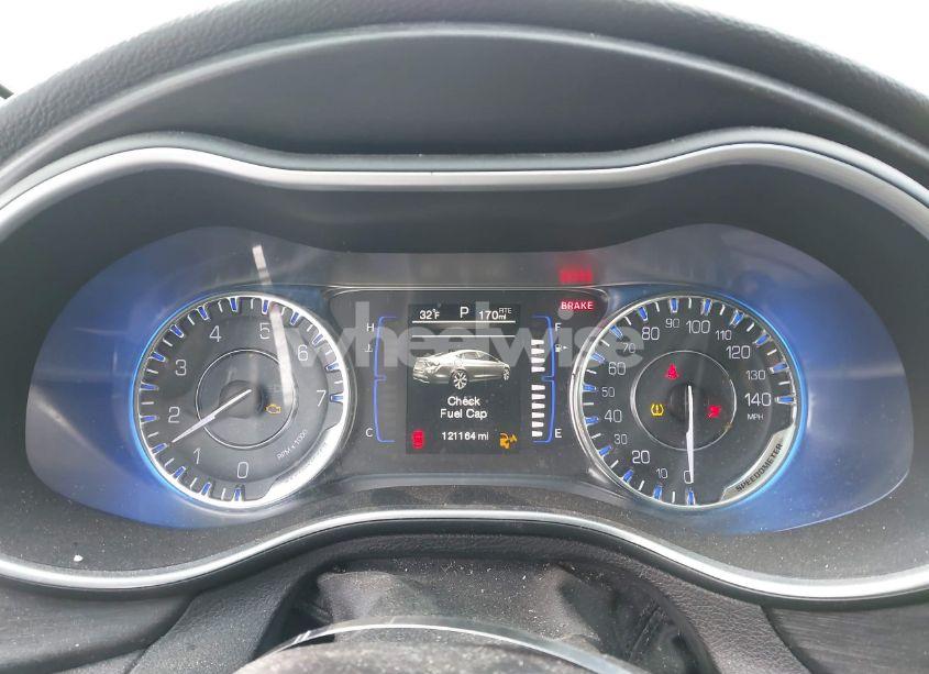 Photo 7 of 2015 Chrysler 200 LIMITED (VIN 1C3CCCAB2FN674656)