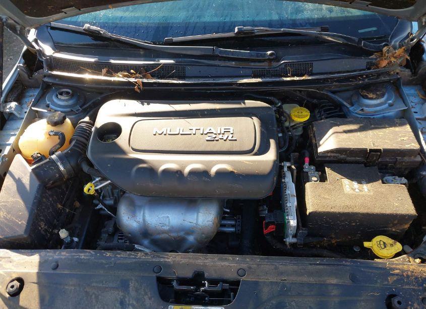 Photo 10 of 2015 Chrysler 200 LIMITED (VIN 1C3CCCAB2FN675306)