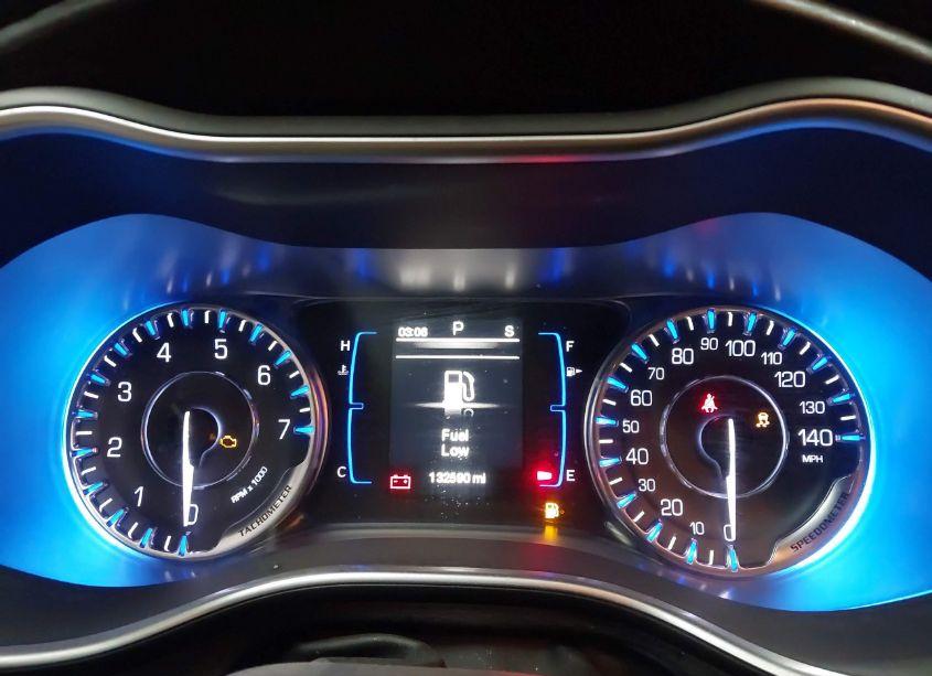 Photo 7 of 2015 Chrysler 200 LIMITED (VIN 1C3CCCAB2FN677976)