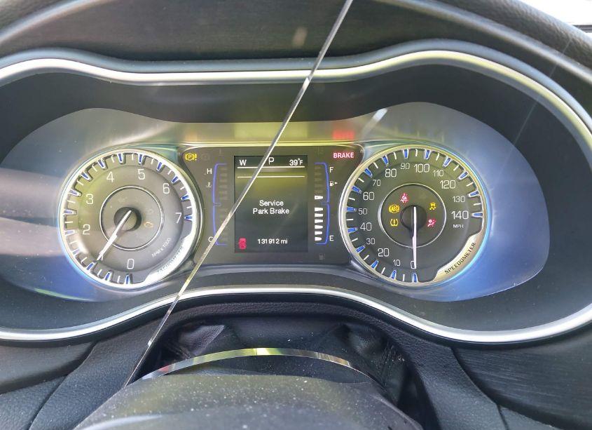 Photo 7 of 2015 Chrysler 200 LIMITED (VIN 1C3CCCAB2FN685396)