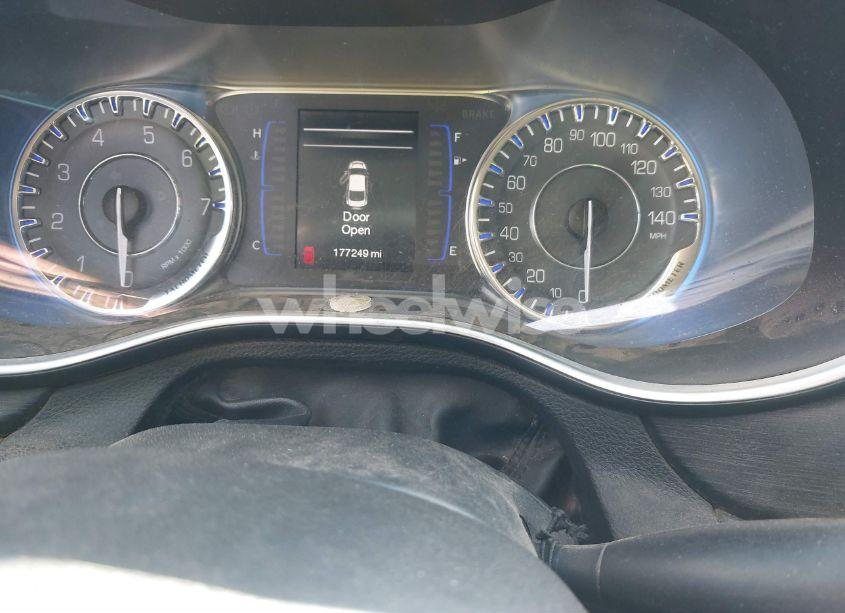 Photo 7 of 2015 Chrysler 200 LIMITED (VIN 1C3CCCAB2FN687777)