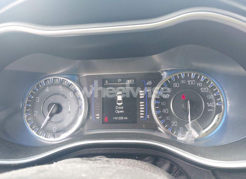 Photo 7 of 2015 Chrysler 200 LIMITED (VIN 1C3CCCAB2FN709437)