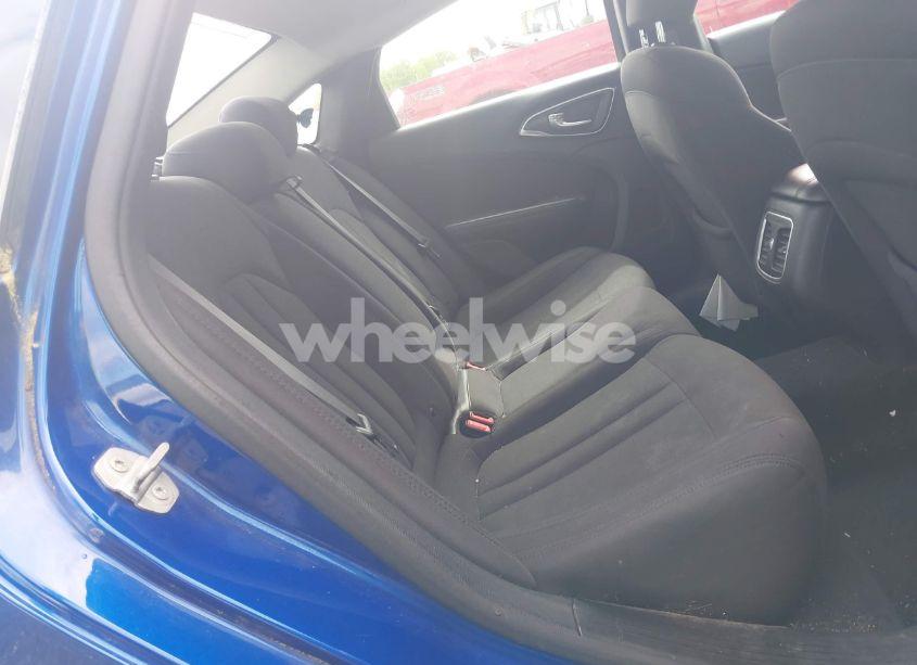 Photo 8 of 2015 Chrysler 200 LIMITED (VIN 1C3CCCAB2FN709437)