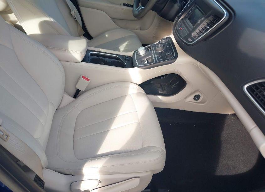 Photo 5 of 2015 Chrysler 200 LIMITED (VIN 1C3CCCAB2FN716856)