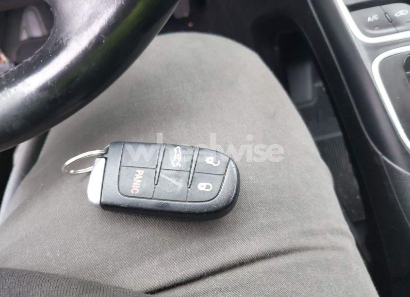 Photo 11 of 2015 Chrysler 200 LIMITED (VIN 1C3CCCAB2FN720504)