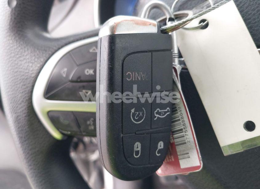 Photo 11 of 2015 Chrysler 200 LIMITED (VIN 1C3CCCAB2FN729168)