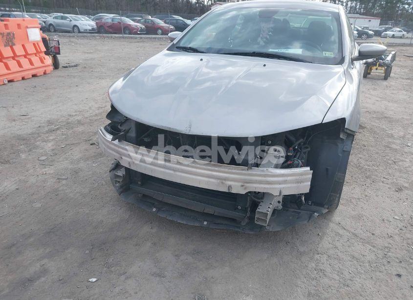 Photo 6 of 2015 Chrysler 200 LIMITED (VIN 1C3CCCAB2FN729168)