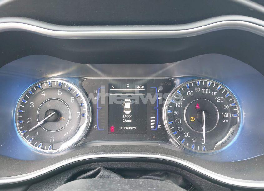 Photo 7 of 2015 Chrysler 200 LIMITED (VIN 1C3CCCAB2FN729168)