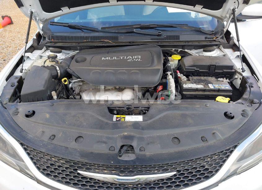 Photo 10 of 2016 Chrysler 200 LIMITED (VIN 1C3CCCAB2GN132880)