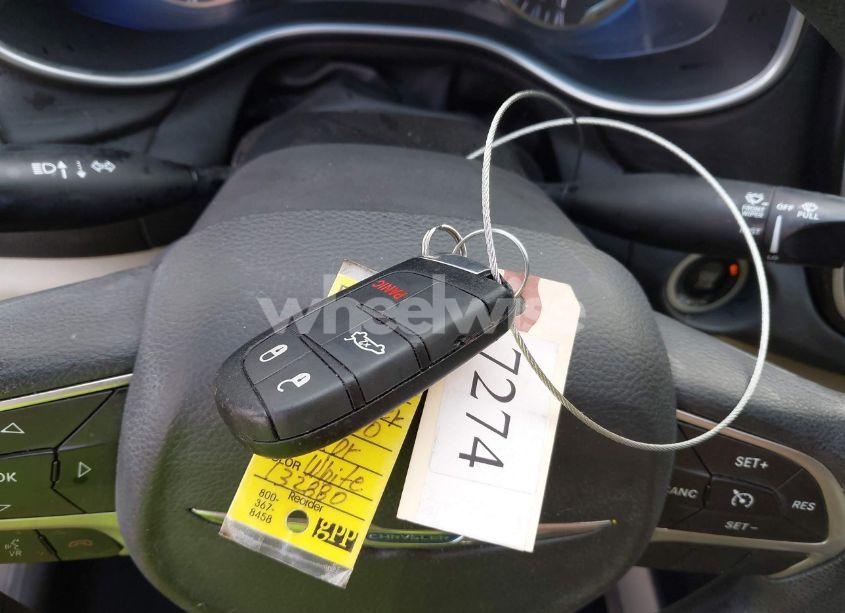 Photo 11 of 2016 Chrysler 200 LIMITED (VIN 1C3CCCAB2GN132880)