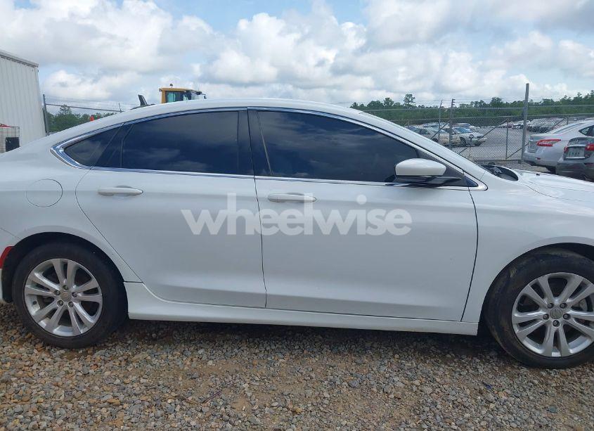 Photo 13 of 2016 Chrysler 200 LIMITED (VIN 1C3CCCAB2GN132880)