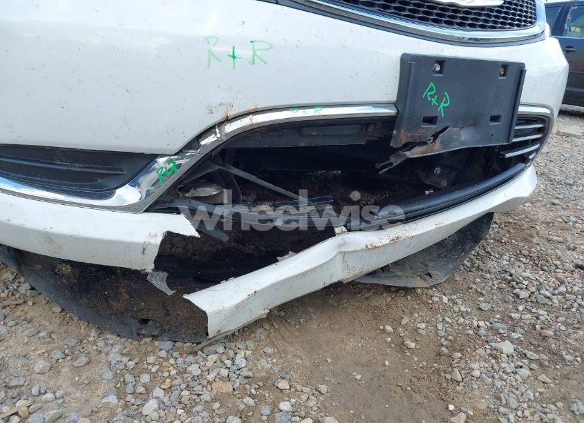 Photo 6 of 2016 Chrysler 200 LIMITED (VIN 1C3CCCAB2GN132880)