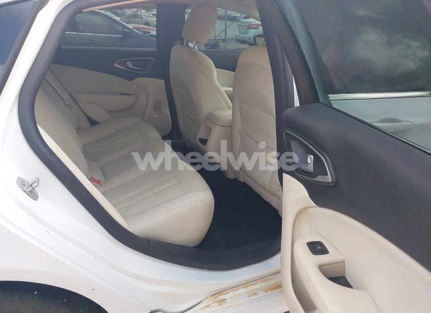 Photo 8 of 2016 Chrysler 200 LIMITED (VIN 1C3CCCAB2GN132880)