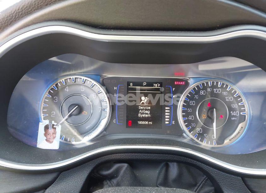 Photo 7 of 2016 Chrysler 200 LIMITED (VIN 1C3CCCAB2GN145385)