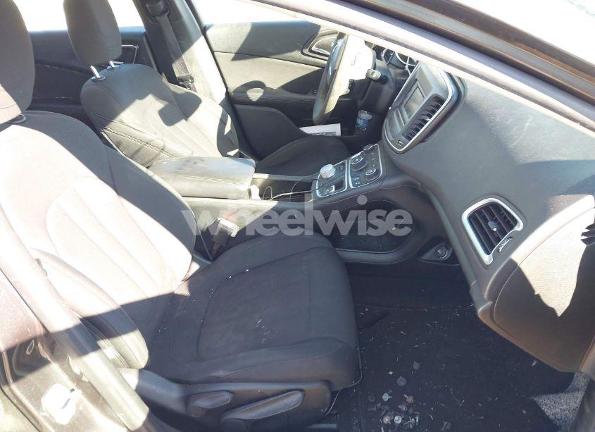 Photo 5 of 2016 Chrysler 200 LIMITED (VIN 1C3CCCAB2GN171937)