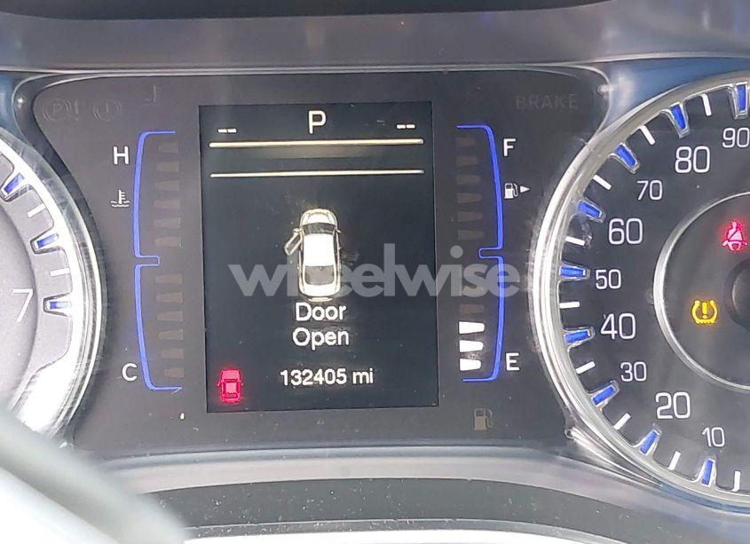 Photo 7 of 2016 Chrysler 200 LIMITED PLATINUM (VIN 1C3CCCAB2GN172098)